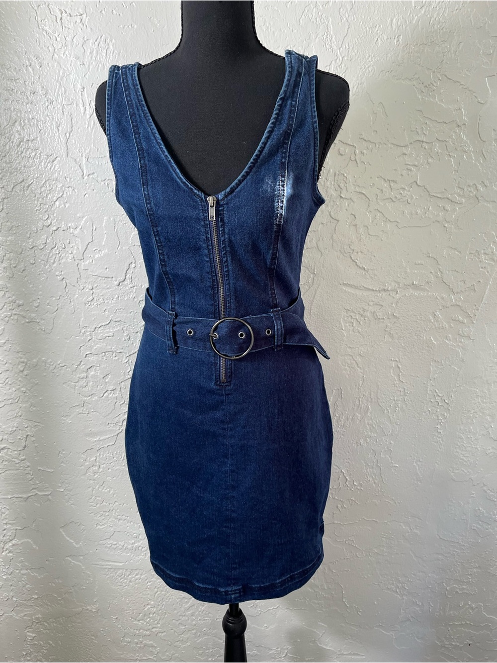 YMI Dream Jean Denim Zip Front Belted Mini Dress Size Medium‎